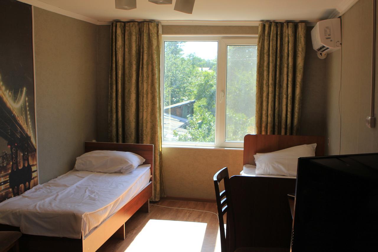 Holiday Hostel House Бішкек Екстер'єр фото