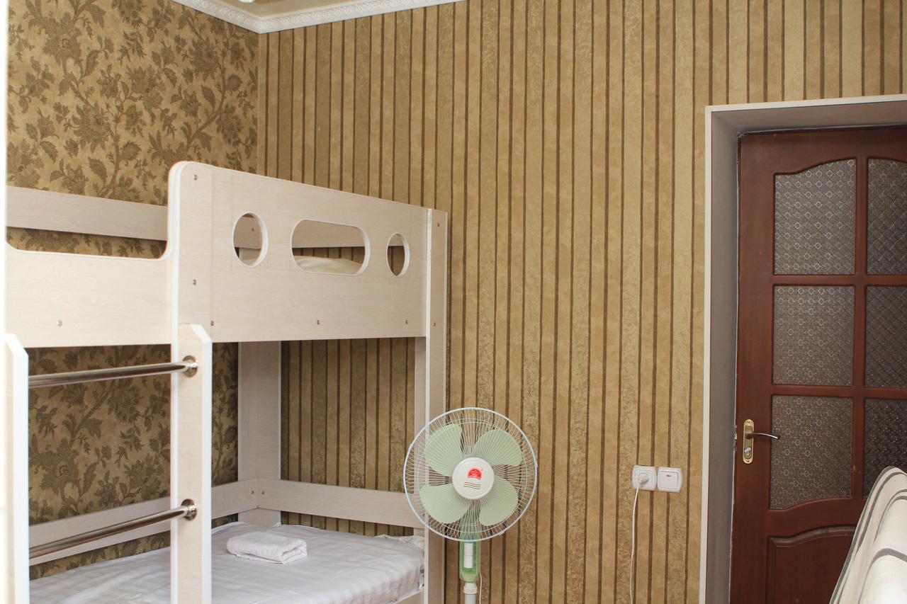 Holiday Hostel House Бішкек Екстер'єр фото