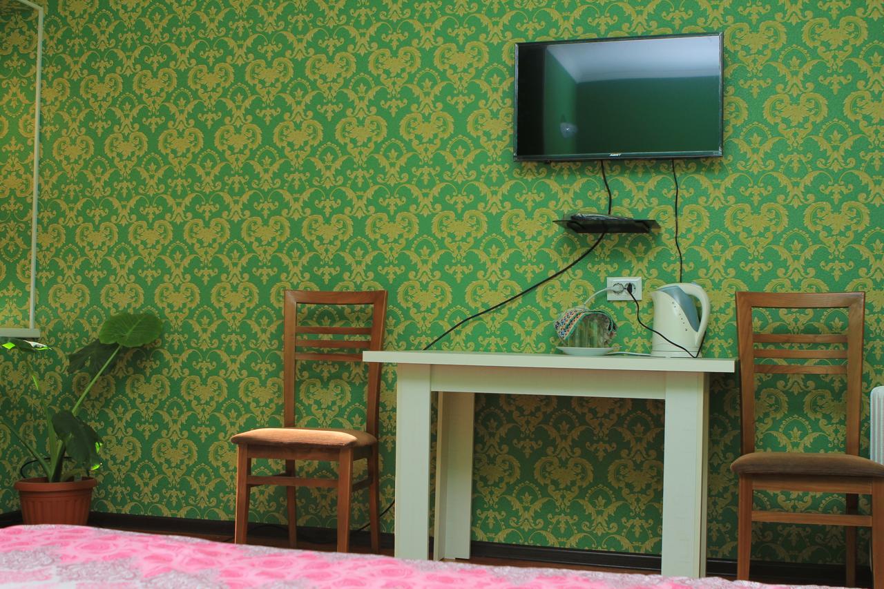 Holiday Hostel House Бішкек Екстер'єр фото
