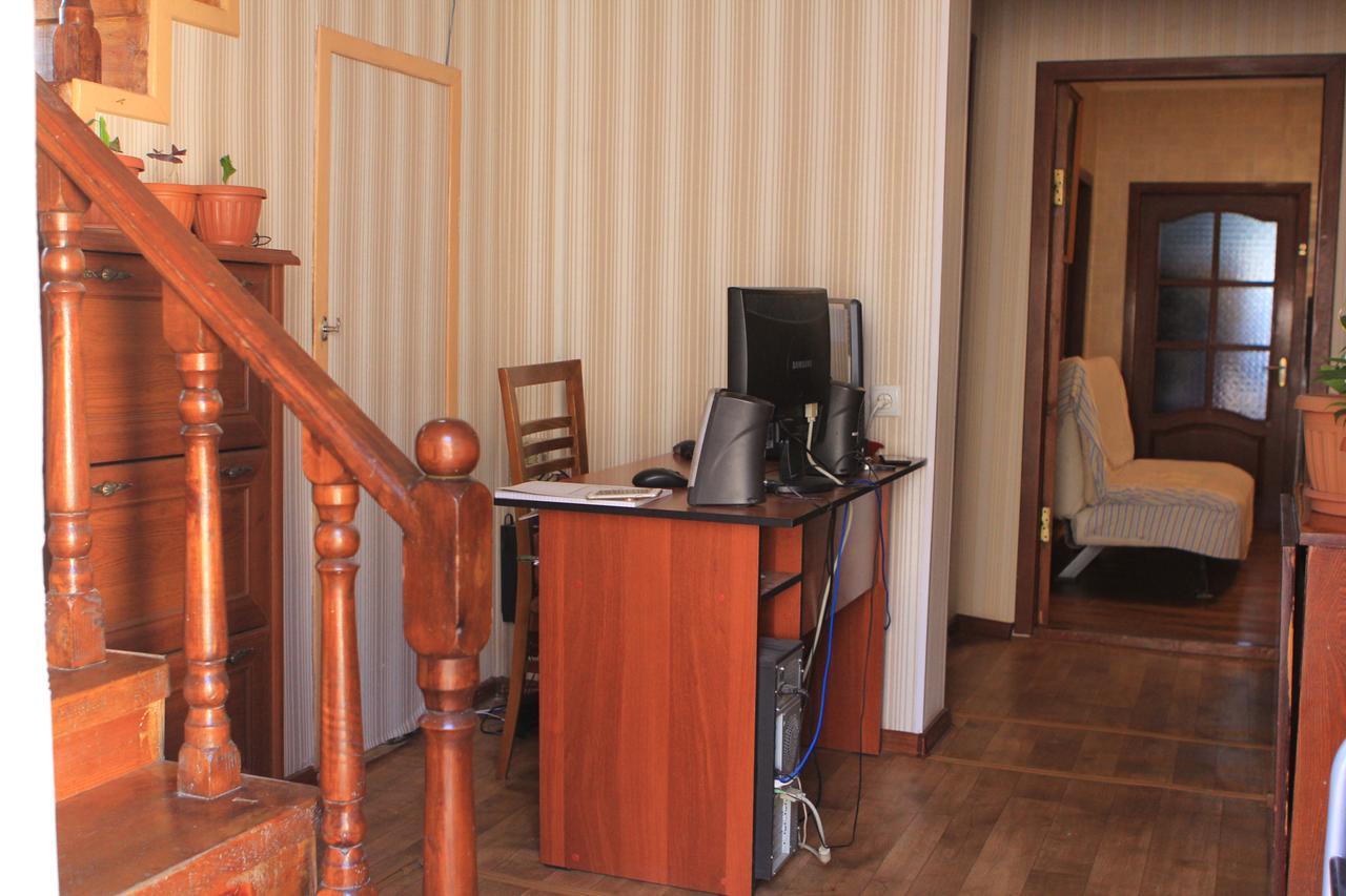 Holiday Hostel House Бішкек Екстер'єр фото